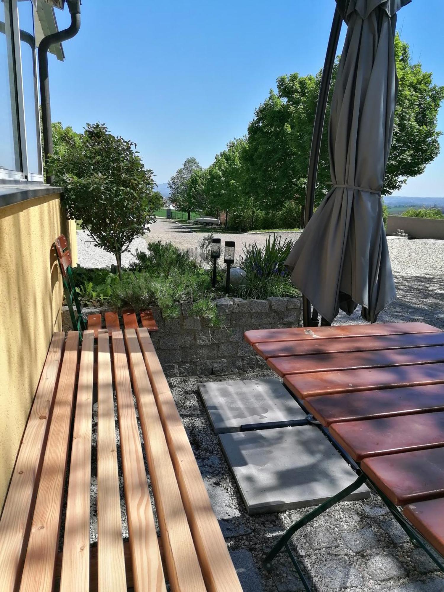 Ferienwohnung Schuhmann Mit Wintergarten Und Garten Therme Aquapulco Und Ikuna Erlebnispark, Zoo Schmiding 20 Min Mit Auto Entfernt Ab 3 Naechte Buchbar Hinzenbach ภายนอก รูปภาพ