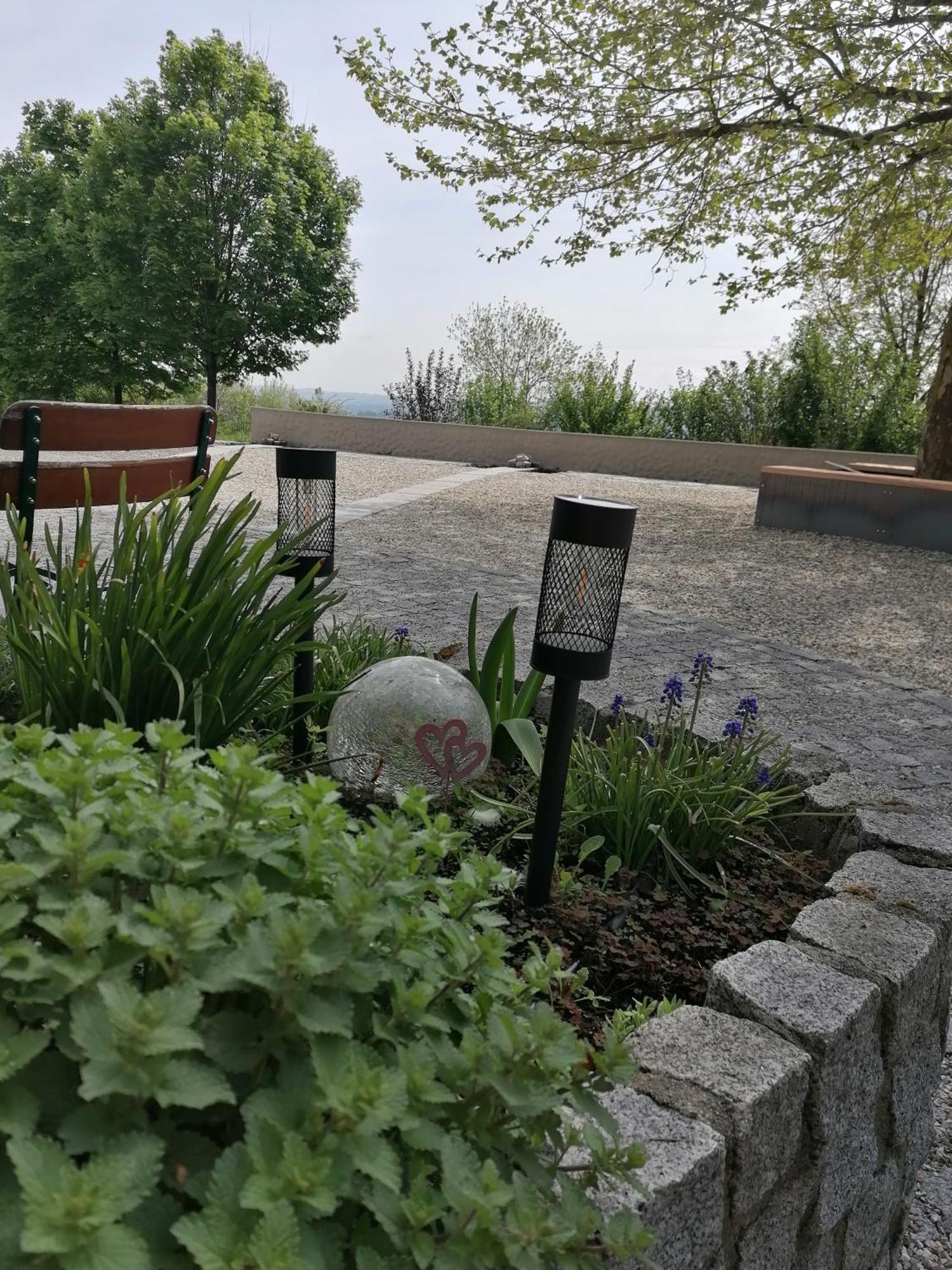 Ferienwohnung Schuhmann Mit Wintergarten Und Garten Therme Aquapulco Und Ikuna Erlebnispark, Zoo Schmiding 20 Min Mit Auto Entfernt Ab 3 Naechte Buchbar Hinzenbach ภายนอก รูปภาพ